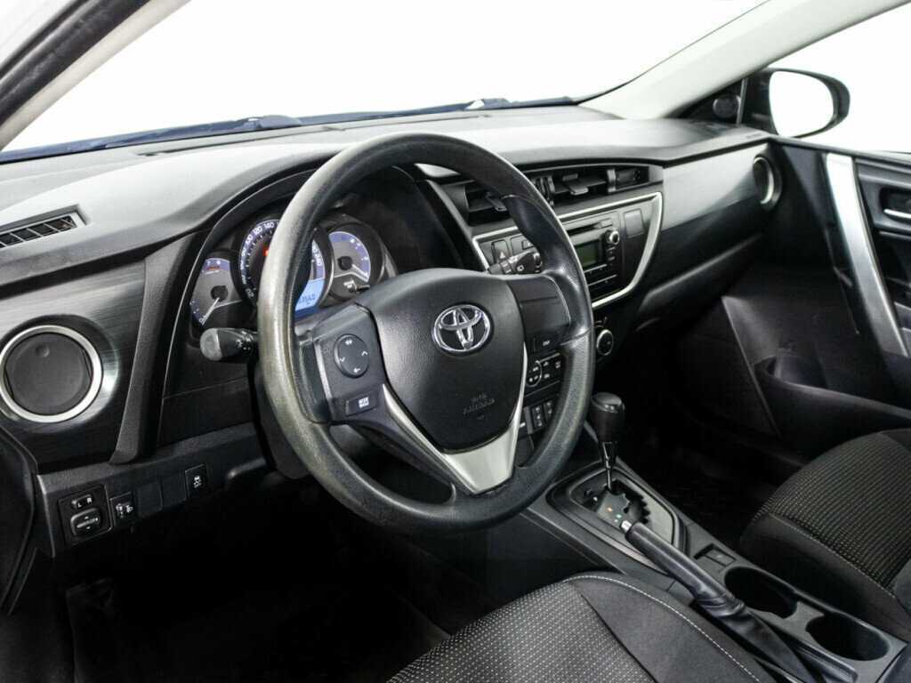 Купить Toyota Auris с пробегом. Фото: #10