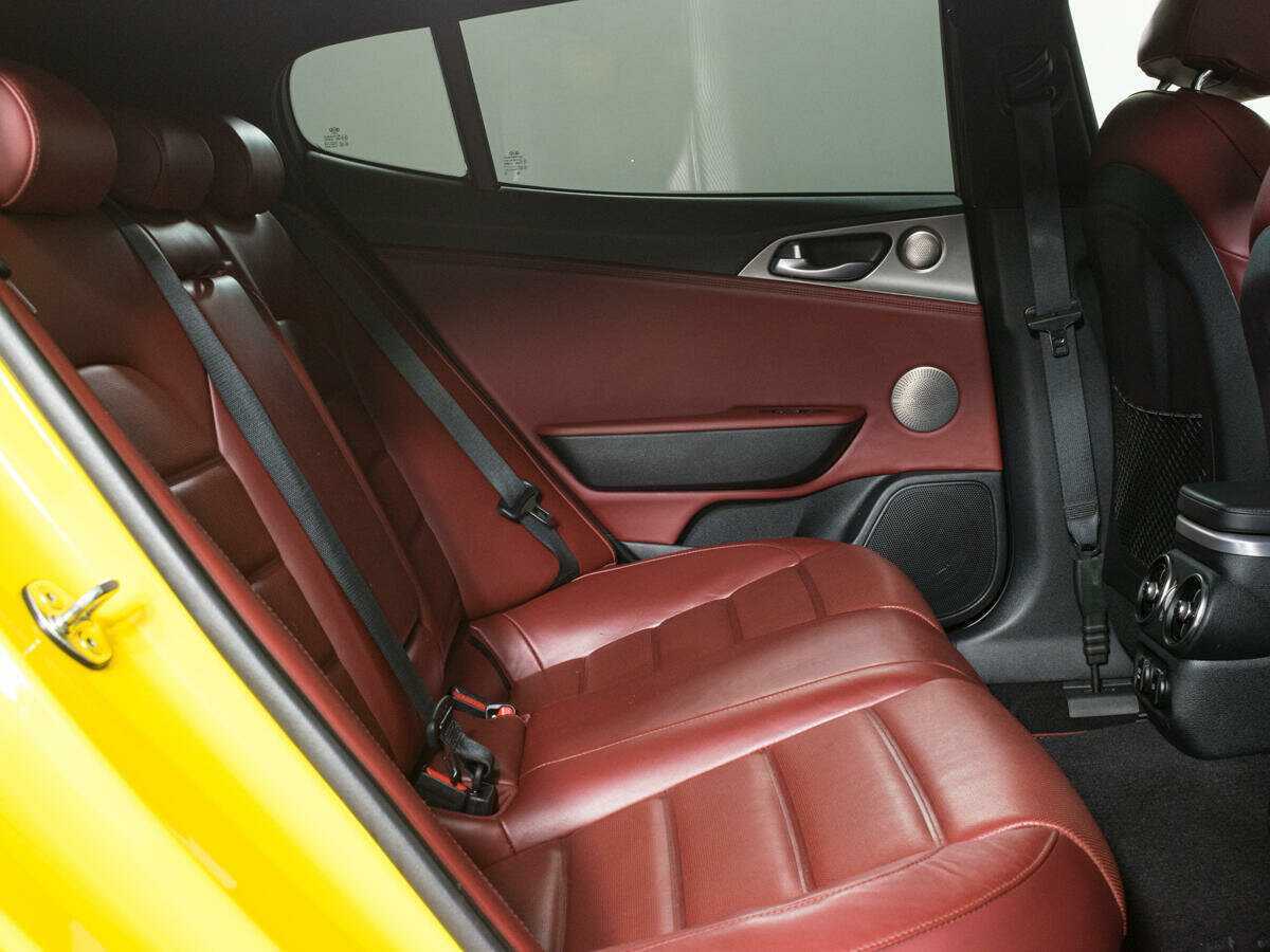 Купить Kia Stinger с пробегом. Фото: #8