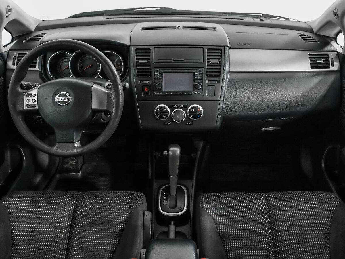 Купить Nissan Tiida с пробегом. Фото: #10