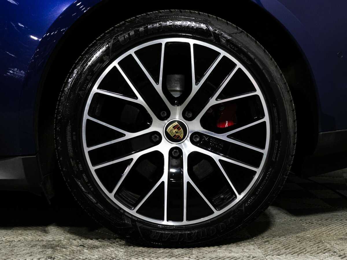 Купить Porsche Taycan с пробегом. Фото: #27