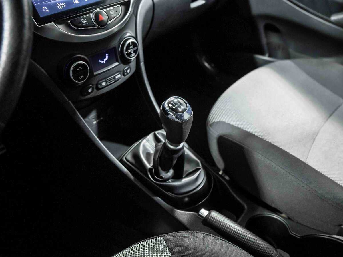 Купить Hyundai Solaris с пробегом. Фото: #9