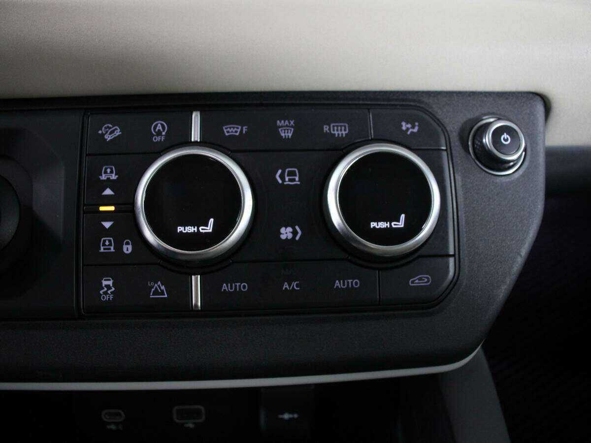 Купить Land Rover Defender с пробегом. Фото: #26