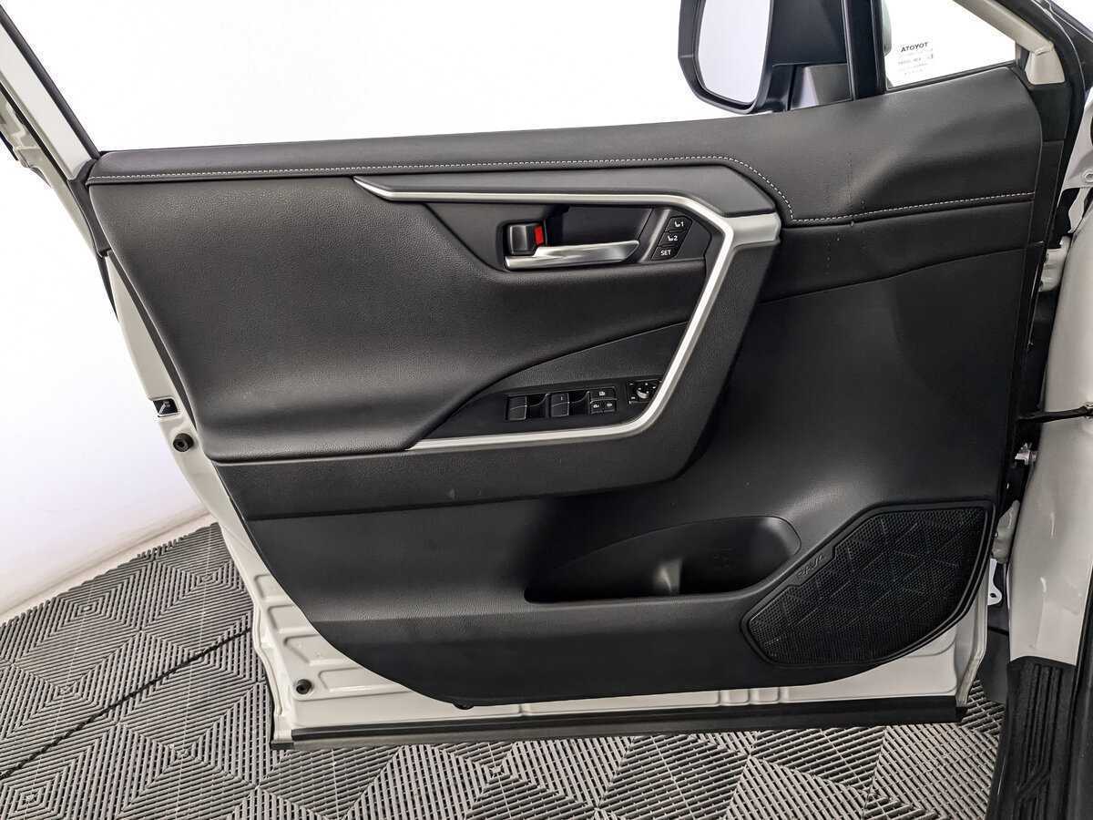Купить Toyota RAV4 с пробегом. Фото: #14