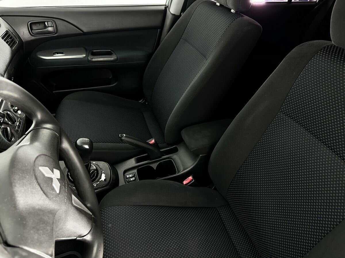 Купить Mitsubishi Lancer с пробегом. Фото: #5