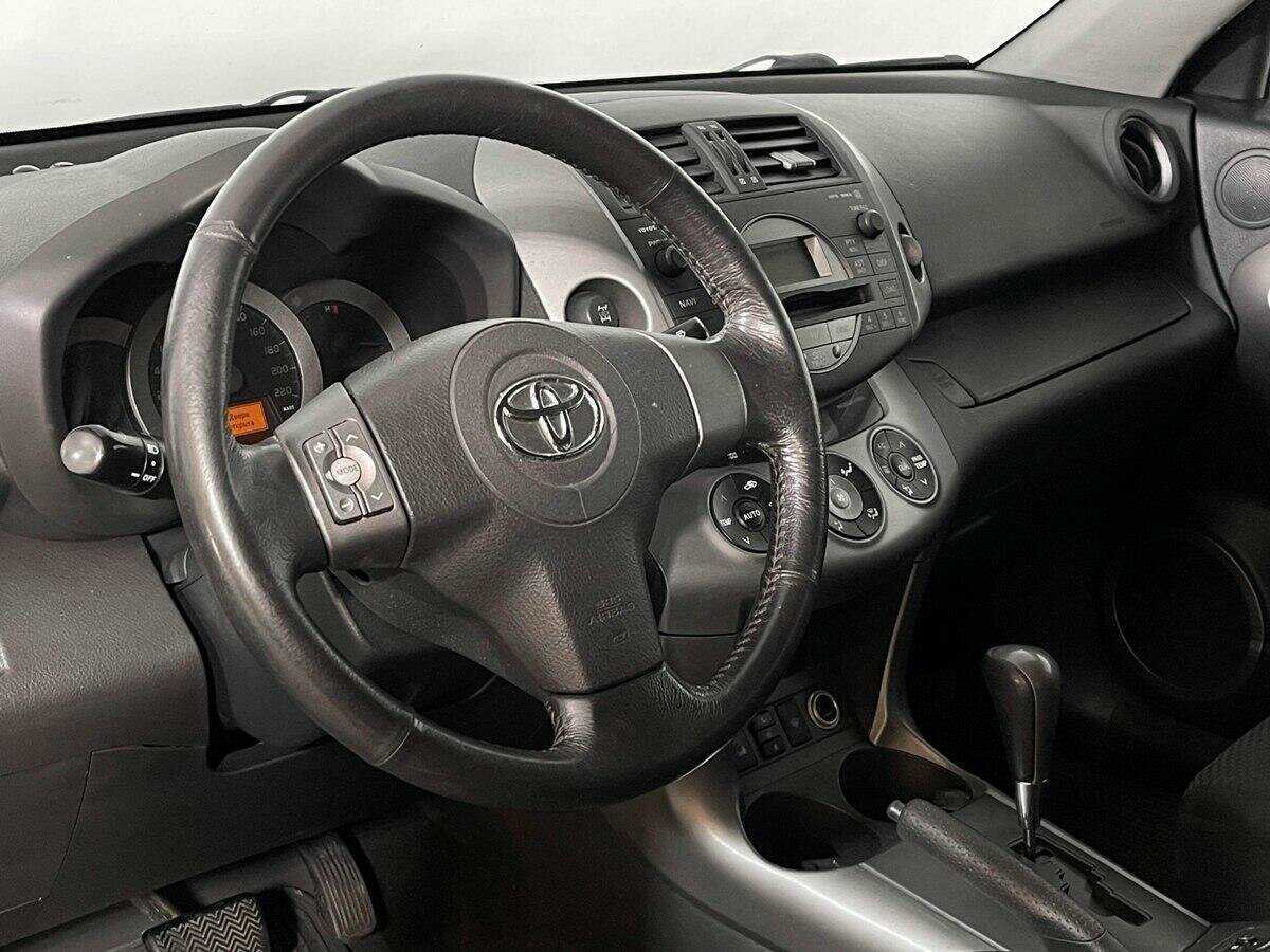 Купить Toyota RAV4 с пробегом. Фото: #10