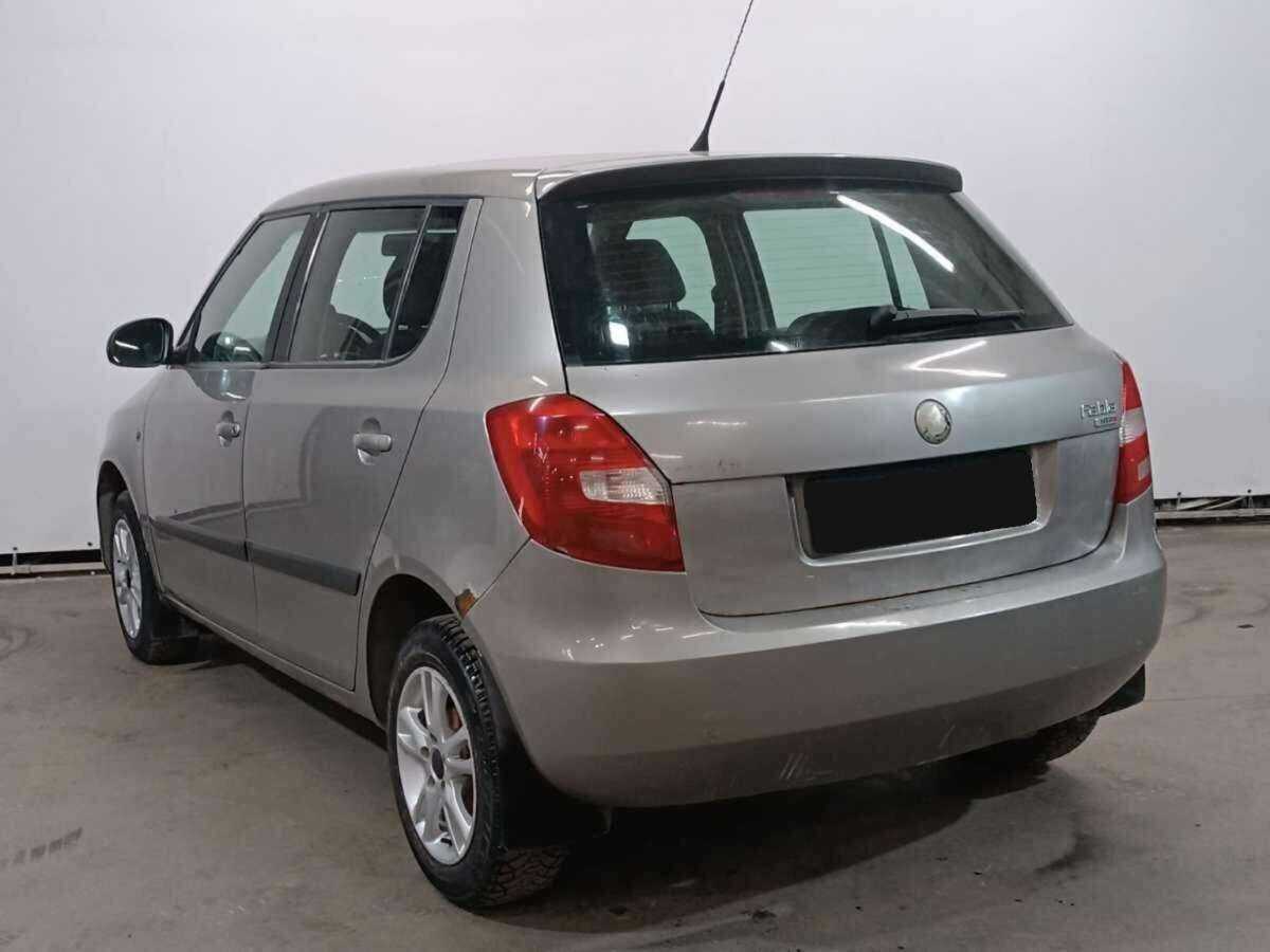 Купить Skoda Fabia с пробегом. Фото: #6