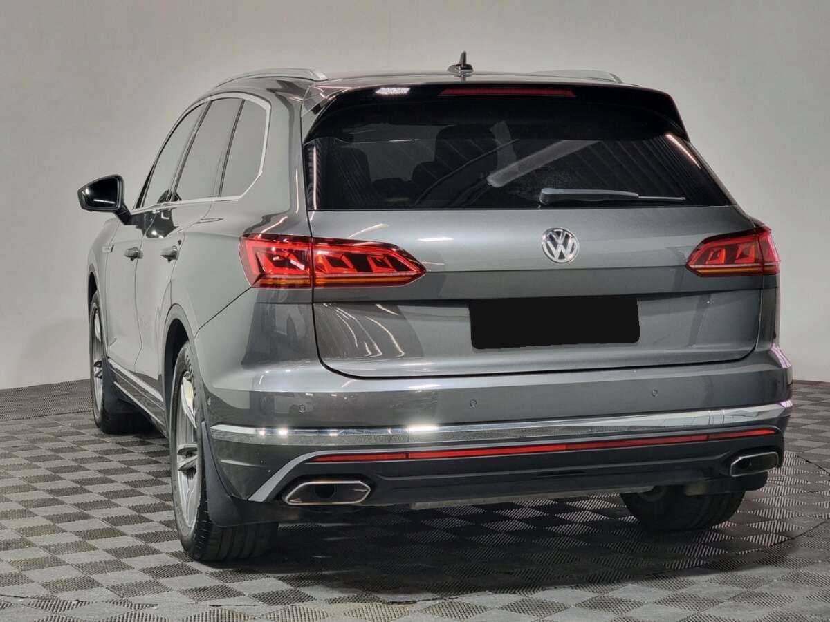 Купить Volkswagen Touareg с пробегом. Фото: #5