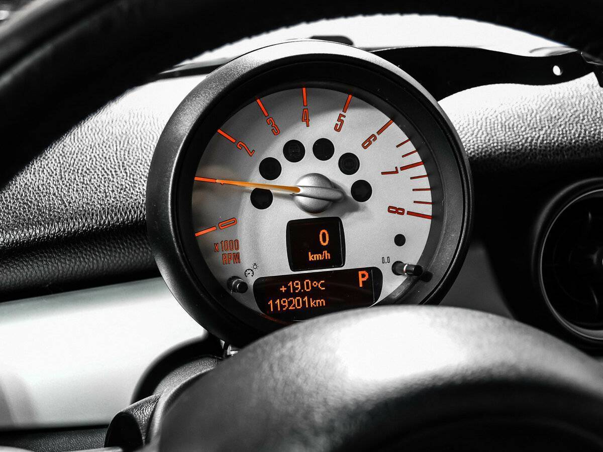 Купить Mini Hatch с пробегом. Фото: #9