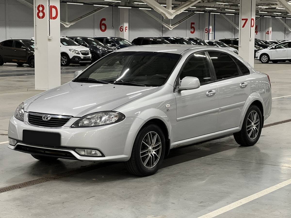 Купить Daewoo Gentra с пробегом. Посмотреть фото