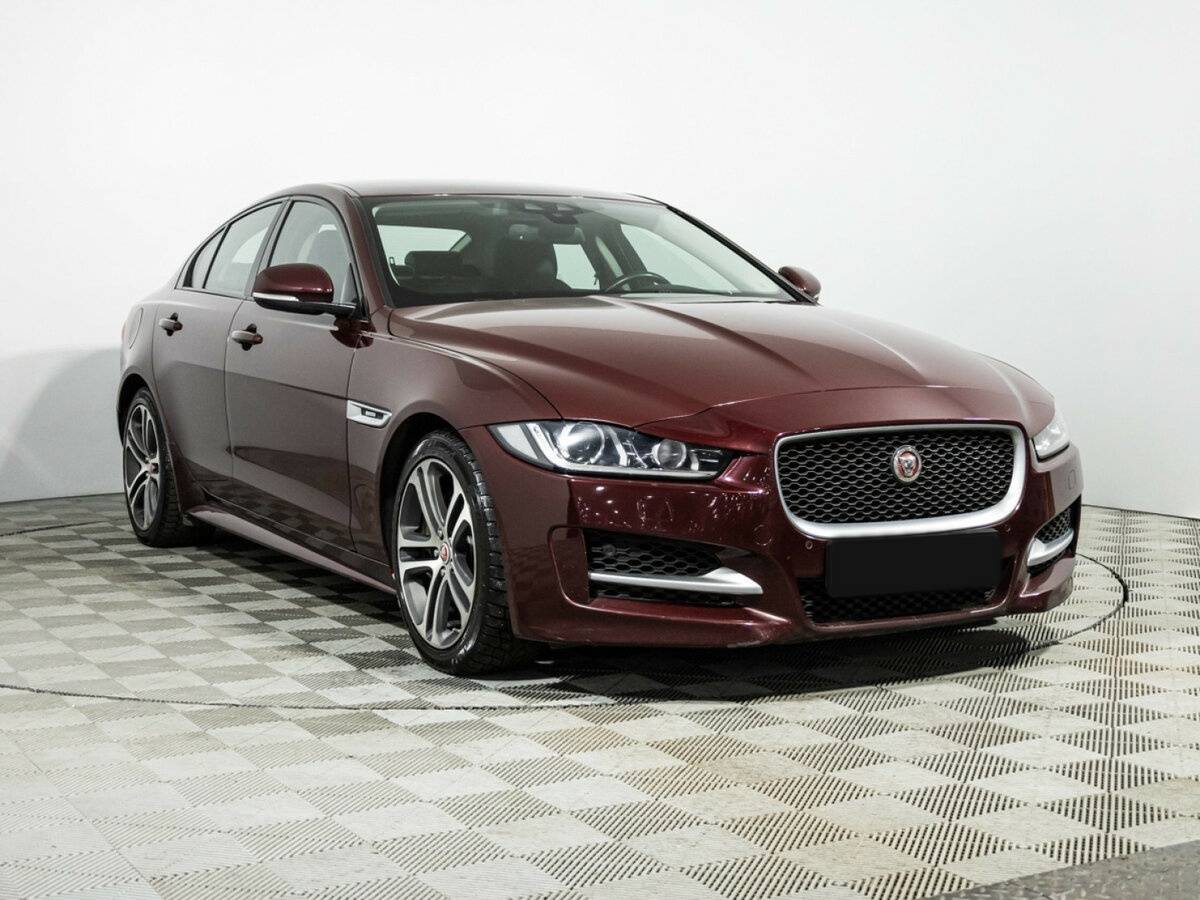 Купить Jaguar XE с пробегом. Фото: #2