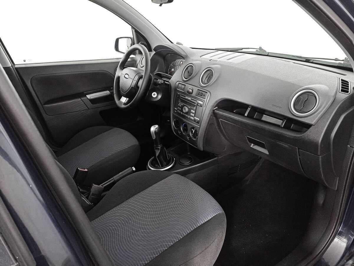 Купить Ford Fusion с пробегом. Фото: #10