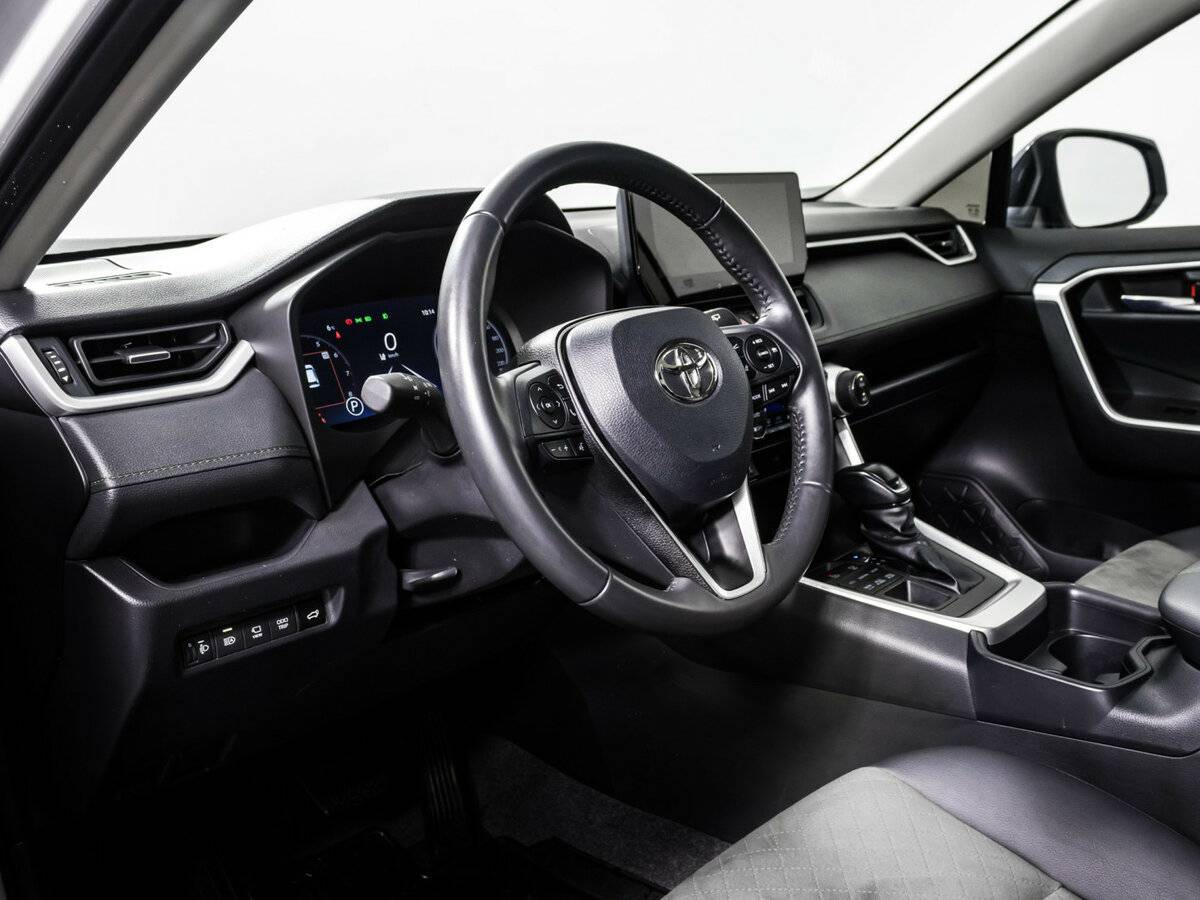 Купить Toyota RAV4 с пробегом. Фото: #10