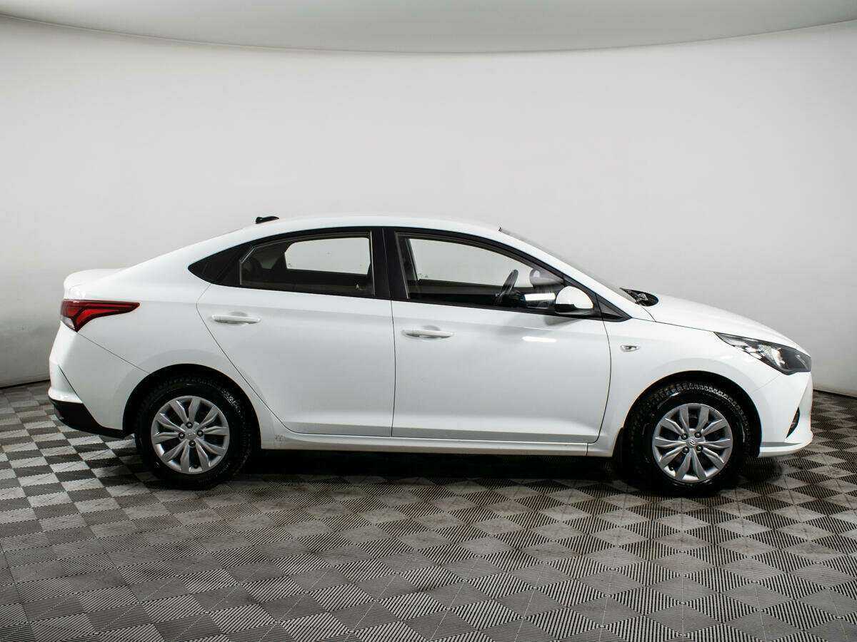 Купить Hyundai Solaris с пробегом. Фото: #3