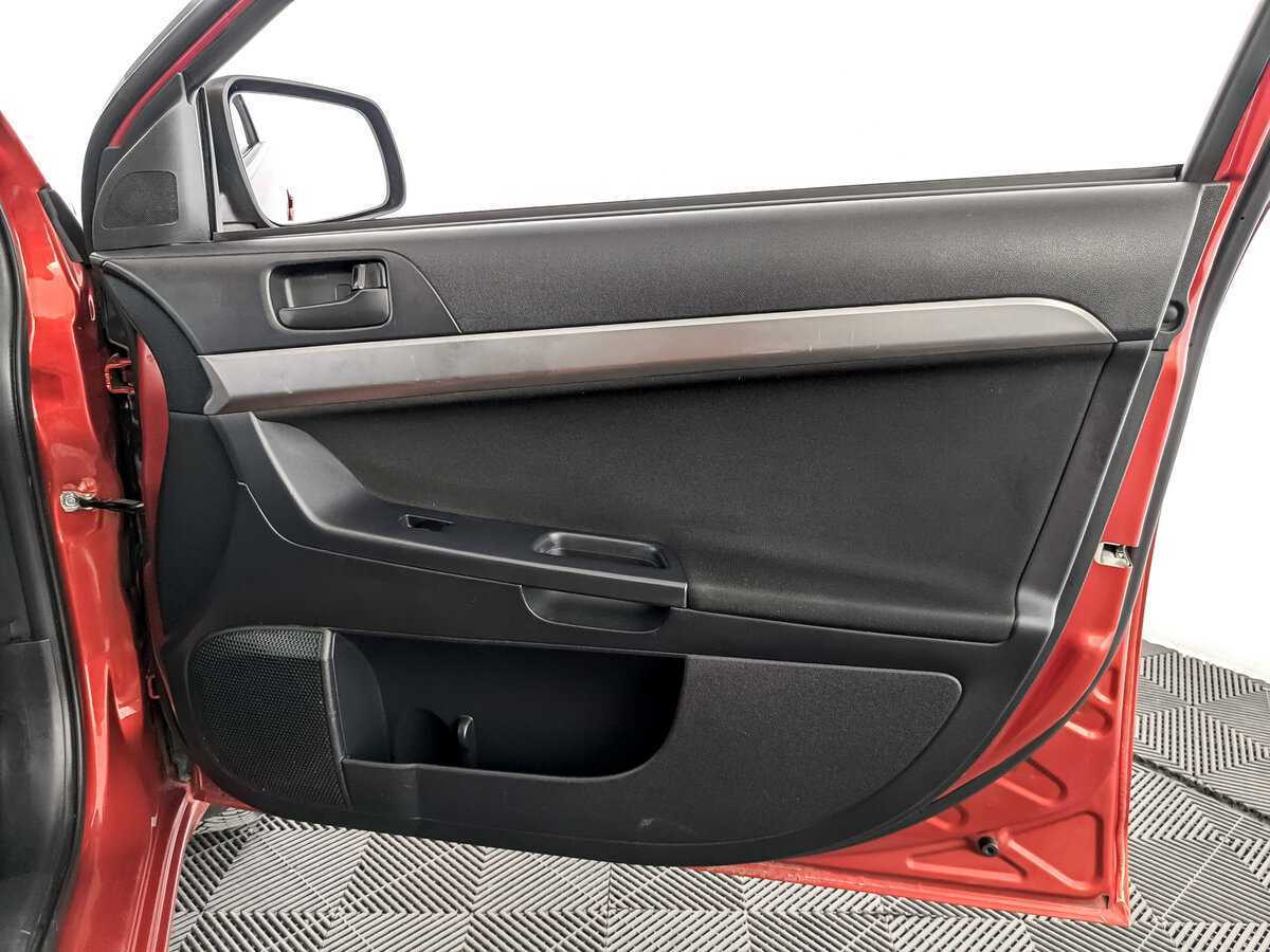 Купить Mitsubishi Lancer с пробегом. Фото: #22