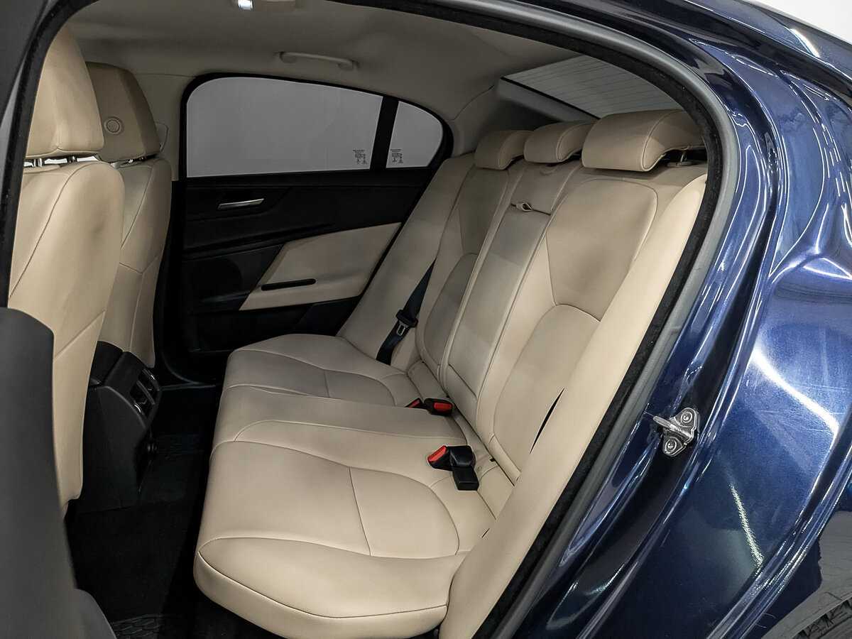 Купить Jaguar XE с пробегом. Фото: #14