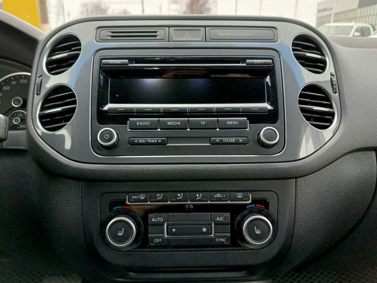 Купить Volkswagen Tiguan с пробегом. Фото: #14
