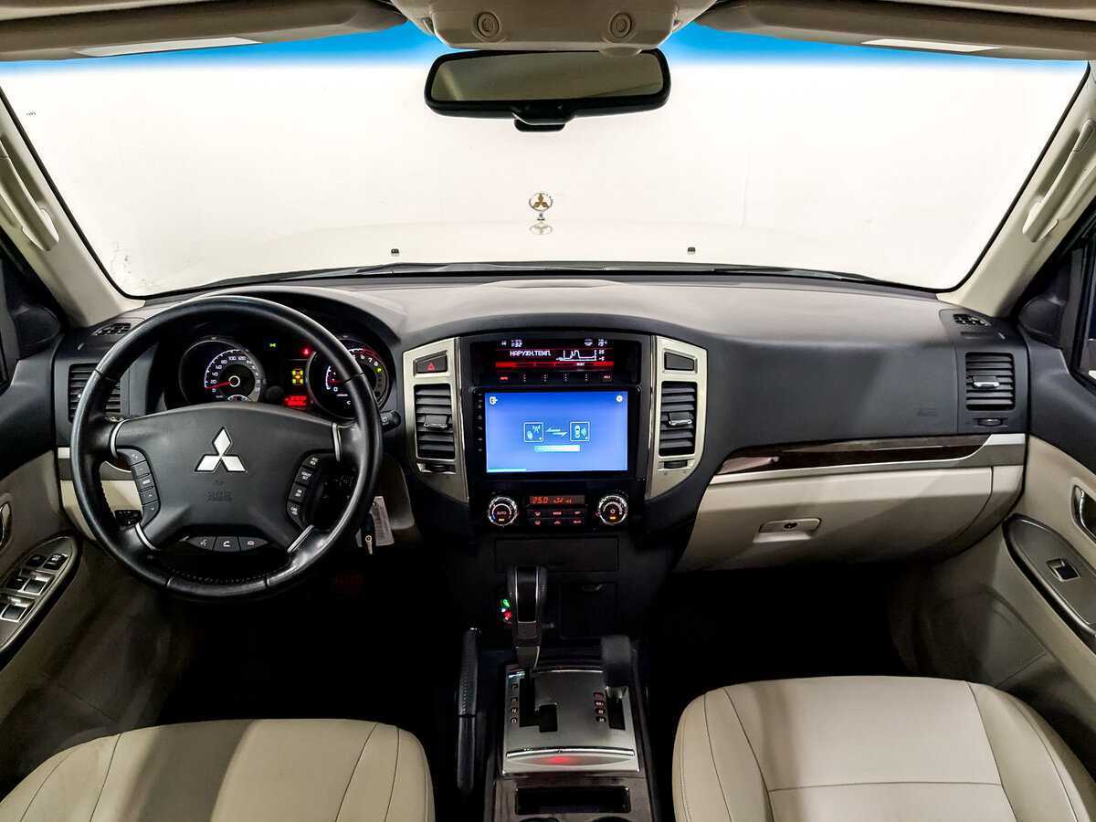 Купить Mitsubishi Pajero с пробегом. Фото: #13