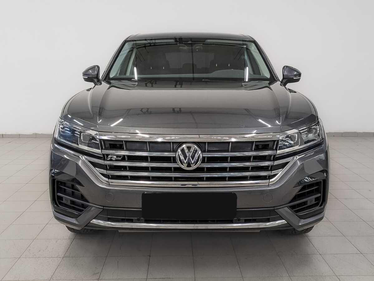Купить Volkswagen Touareg с пробегом. Фото: #1