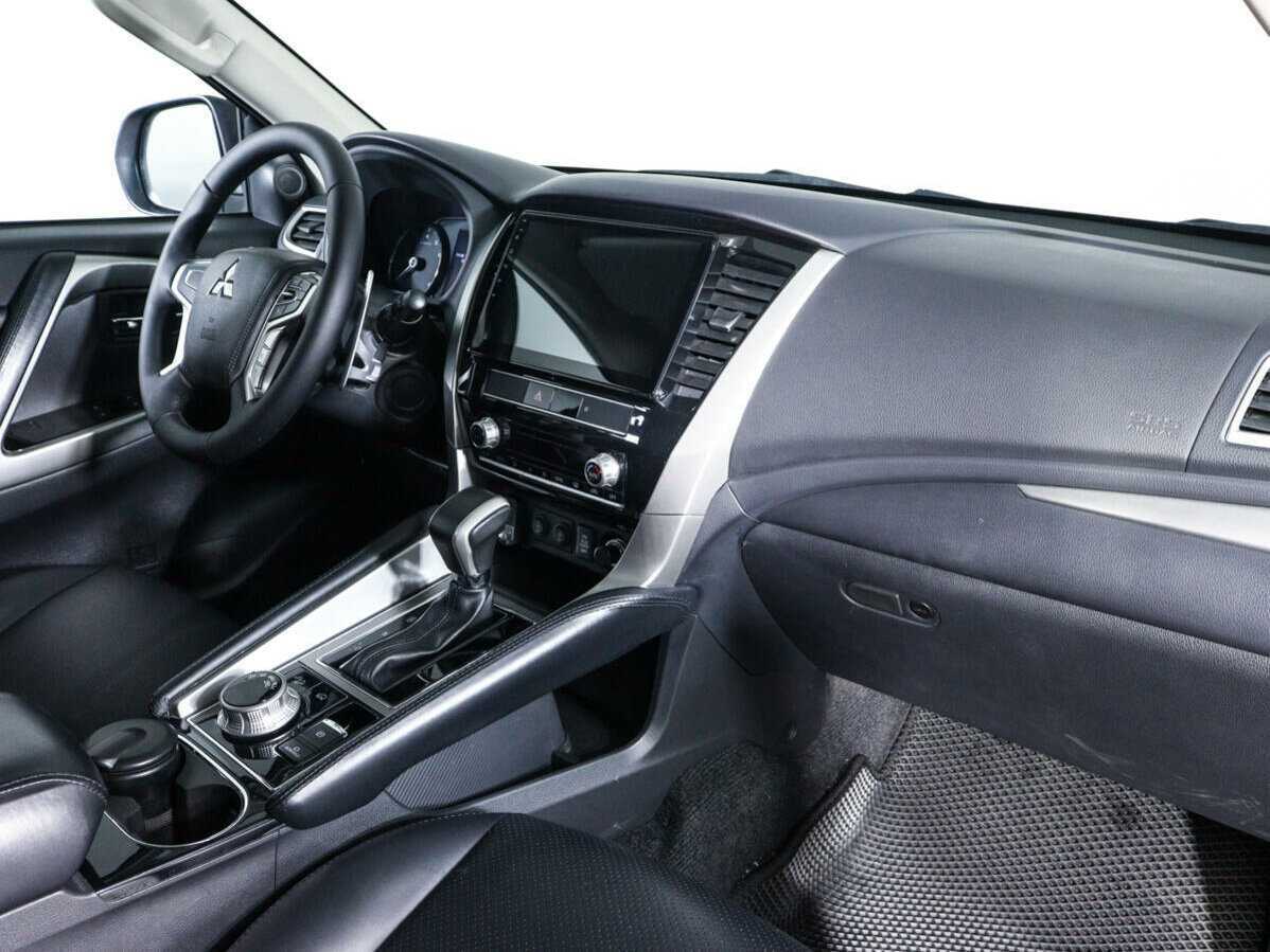 Купить Mitsubishi Pajero Sport с пробегом. Фото: #6