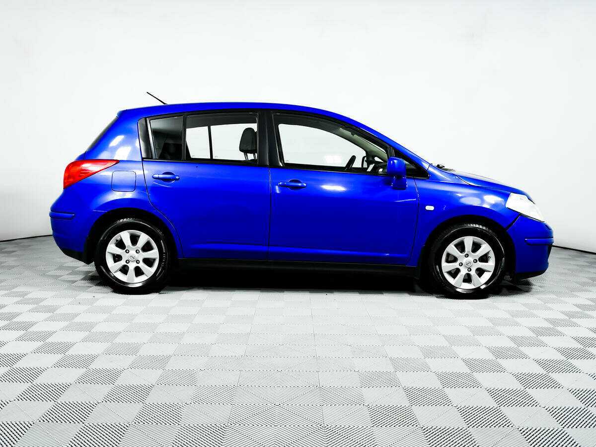 Купить Nissan Tiida с пробегом. Фото: #3