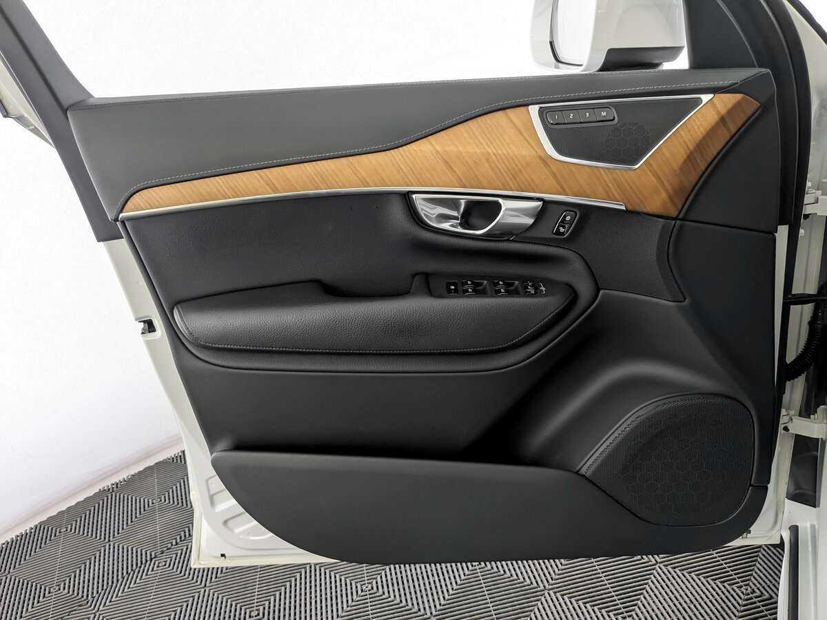 Купить Volvo XC90 с пробегом. Фото: #14