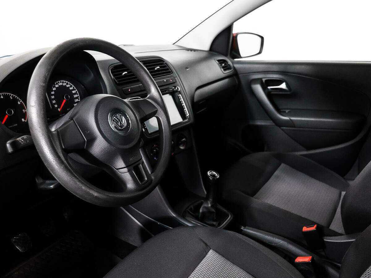 Купить Volkswagen Polo с пробегом. Фото: #4