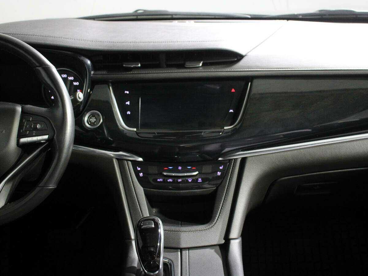 Купить Cadillac XT6 с пробегом. Фото: #10