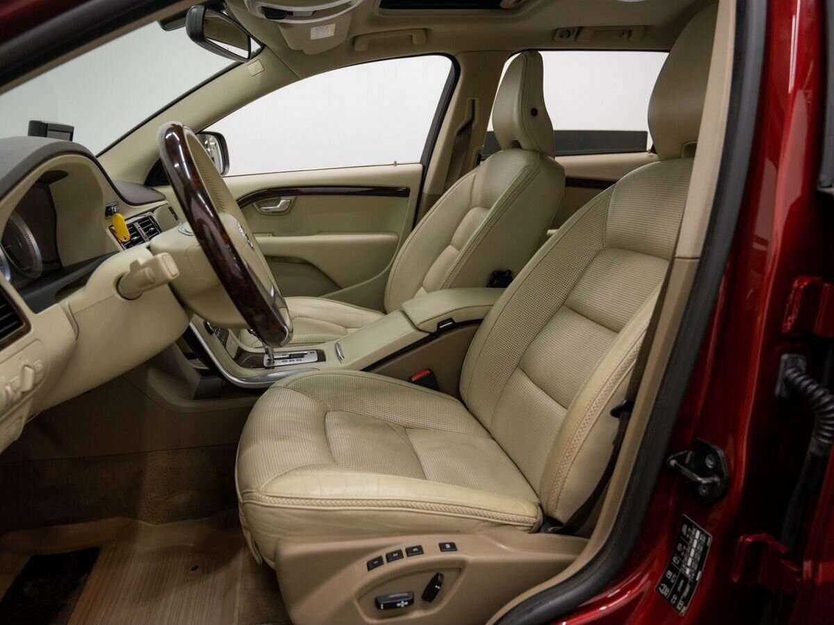 Купить Volvo XC70 с пробегом. Фото: #17