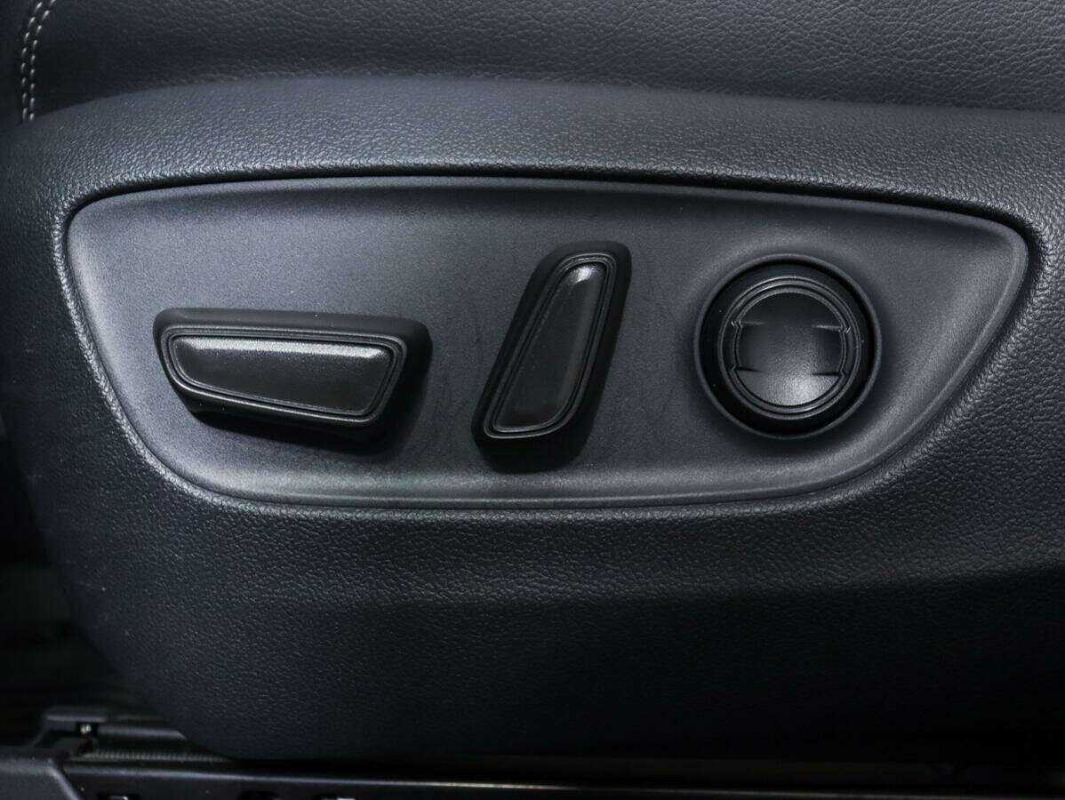 Купить Toyota RAV4 с пробегом. Фото: #16