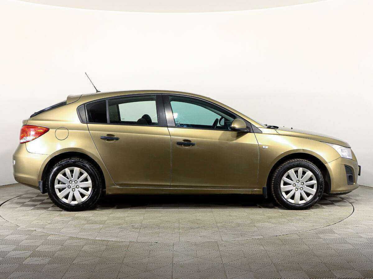 Купить Chevrolet Cruze с пробегом. Фото: #3
