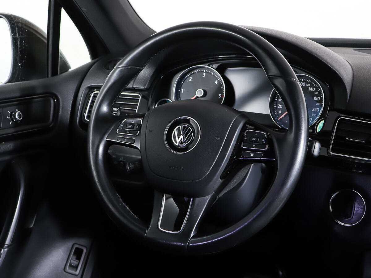 Купить Volkswagen Touareg с пробегом. Фото: #16