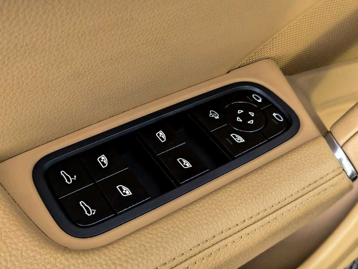 Купить Porsche Cayenne с пробегом. Фото: #21