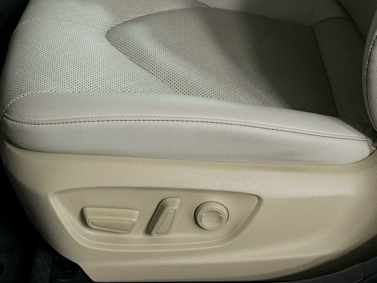 Купить Toyota Camry с пробегом. Фото: #19