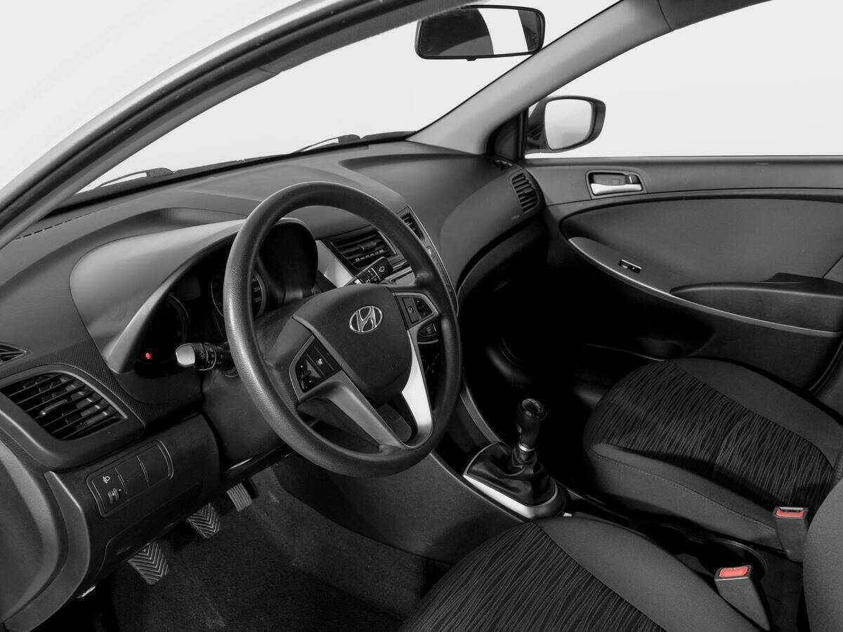 Купить Hyundai Solaris с пробегом. Фото: #14