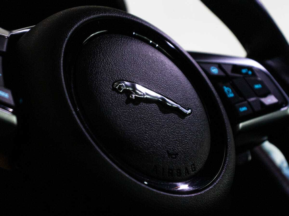 Купить Jaguar F-Type с пробегом. Фото: #23