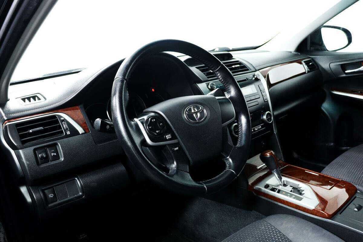 Купить Toyota Camry с пробегом. Фото: #12