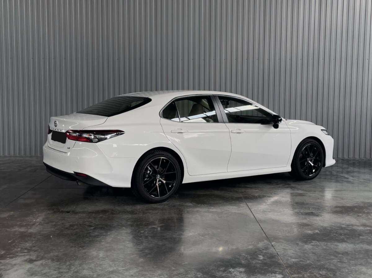 Купить Toyota Camry с пробегом. Фото: #4