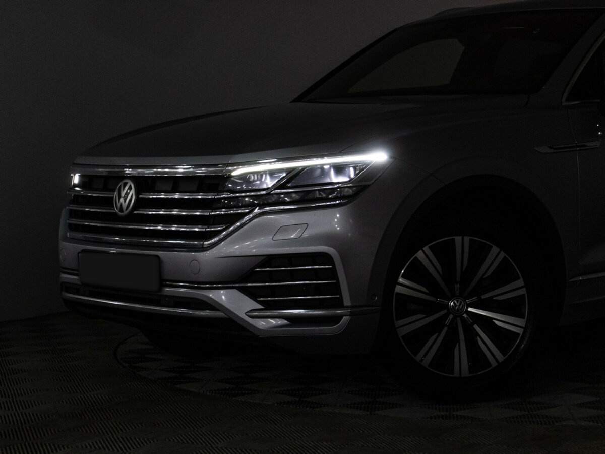 Купить Volkswagen Touareg с пробегом. Фото: #30