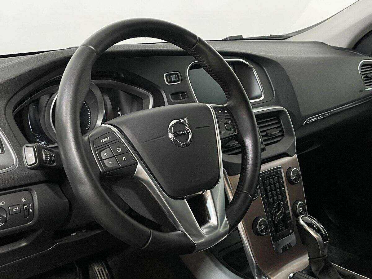 Купить Volvo V40 Cross Country с пробегом. Фото: #12