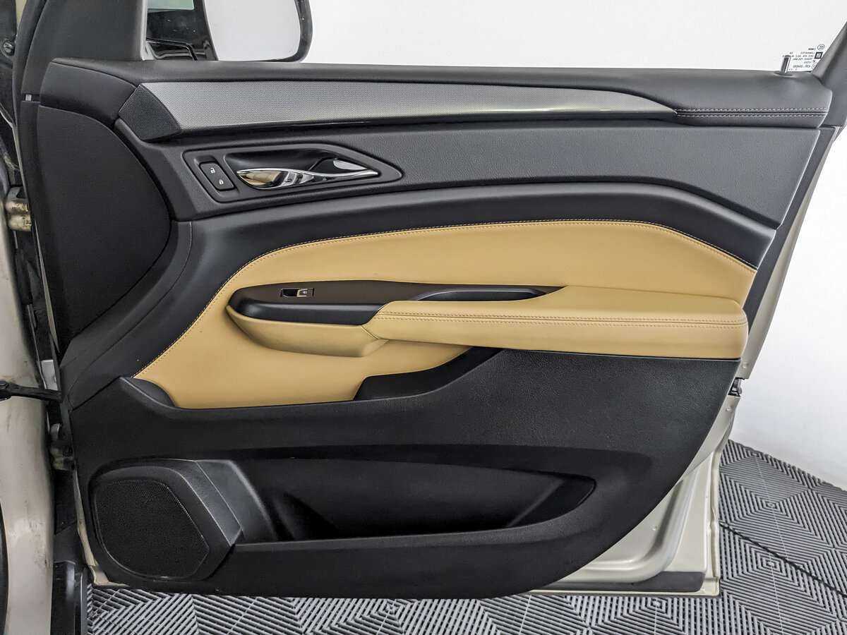 Купить Cadillac SRX с пробегом. Фото: #21