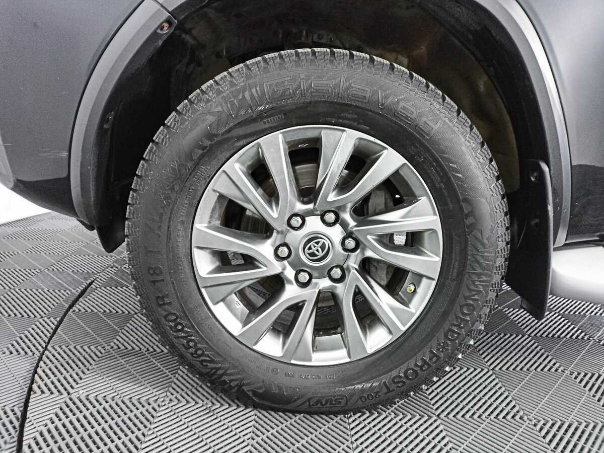 Купить Toyota Fortuner с пробегом. Фото: #13