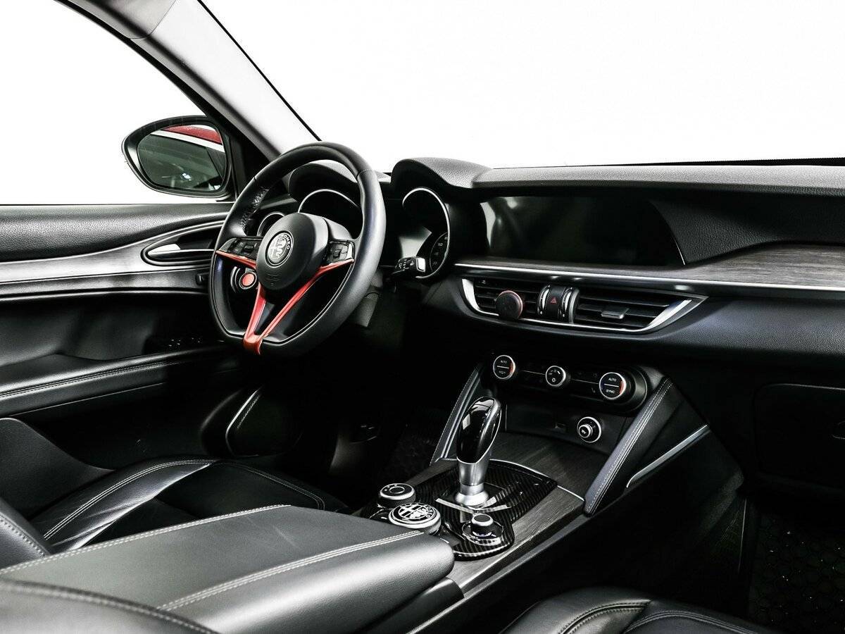 Купить Alfa Romeo Stelvio с пробегом. Фото: #8