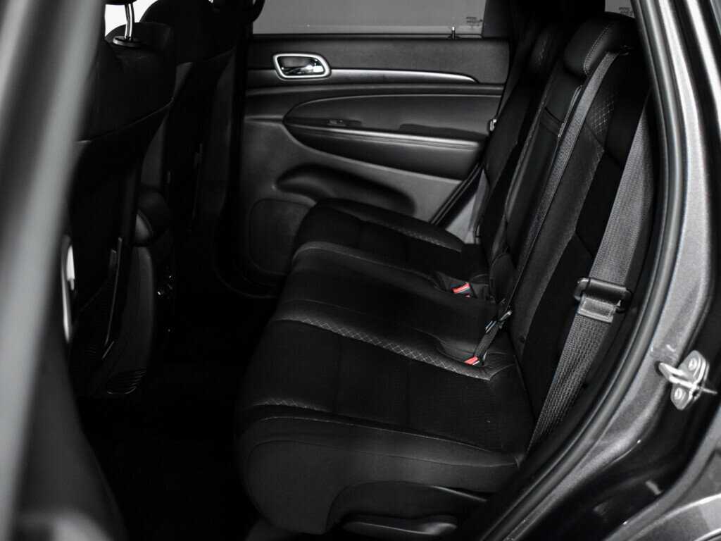 Купить Jeep Grand Cherokee с пробегом. Фото: #9