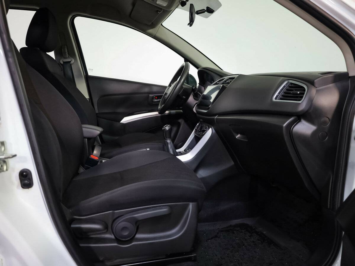 Купить Suzuki SX4 с пробегом. Фото: #17