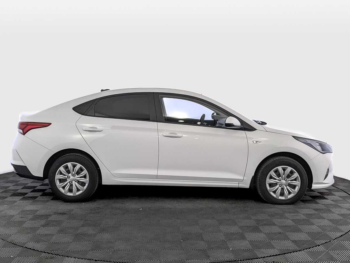 Купить Hyundai Solaris с пробегом. Фото: #3