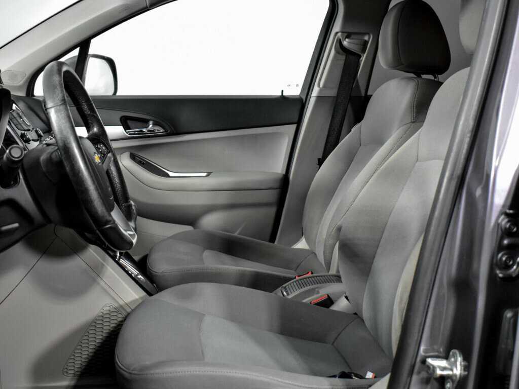 Купить Chevrolet Orlando с пробегом. Фото: #8