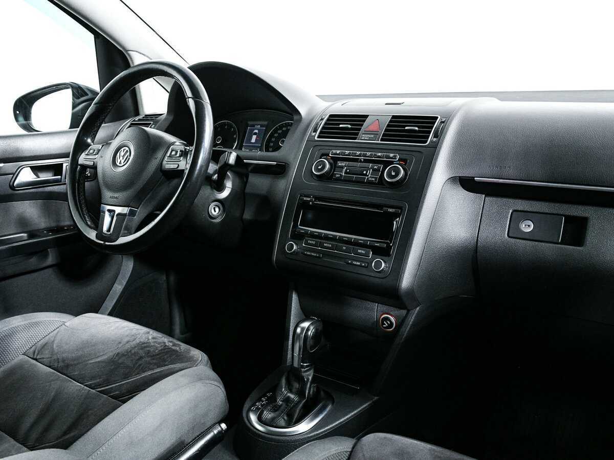 Купить Volkswagen Touran с пробегом. Фото: #8