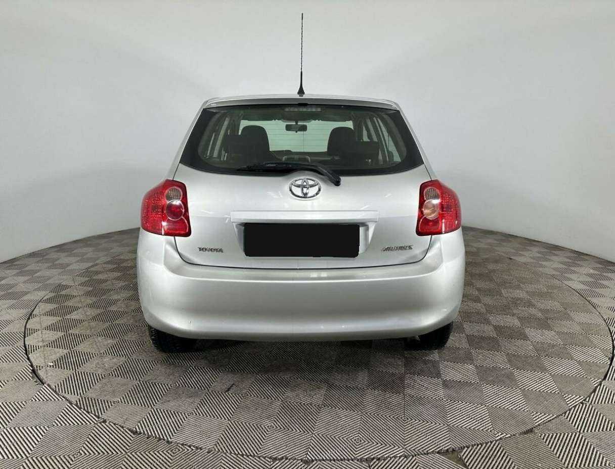 Купить Toyota Auris с пробегом. Фото: #2
