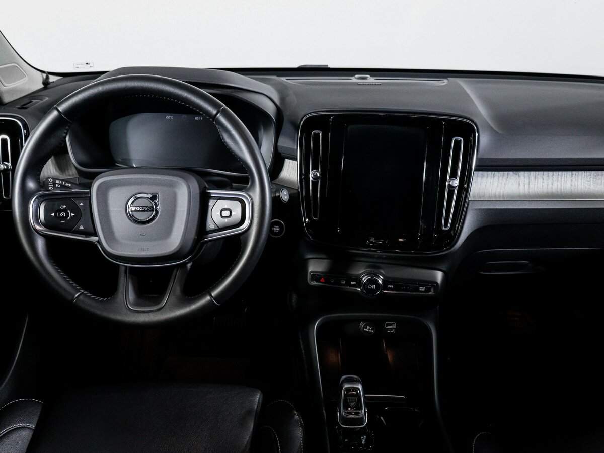 Купить Volvo XC40 с пробегом. Фото: #11