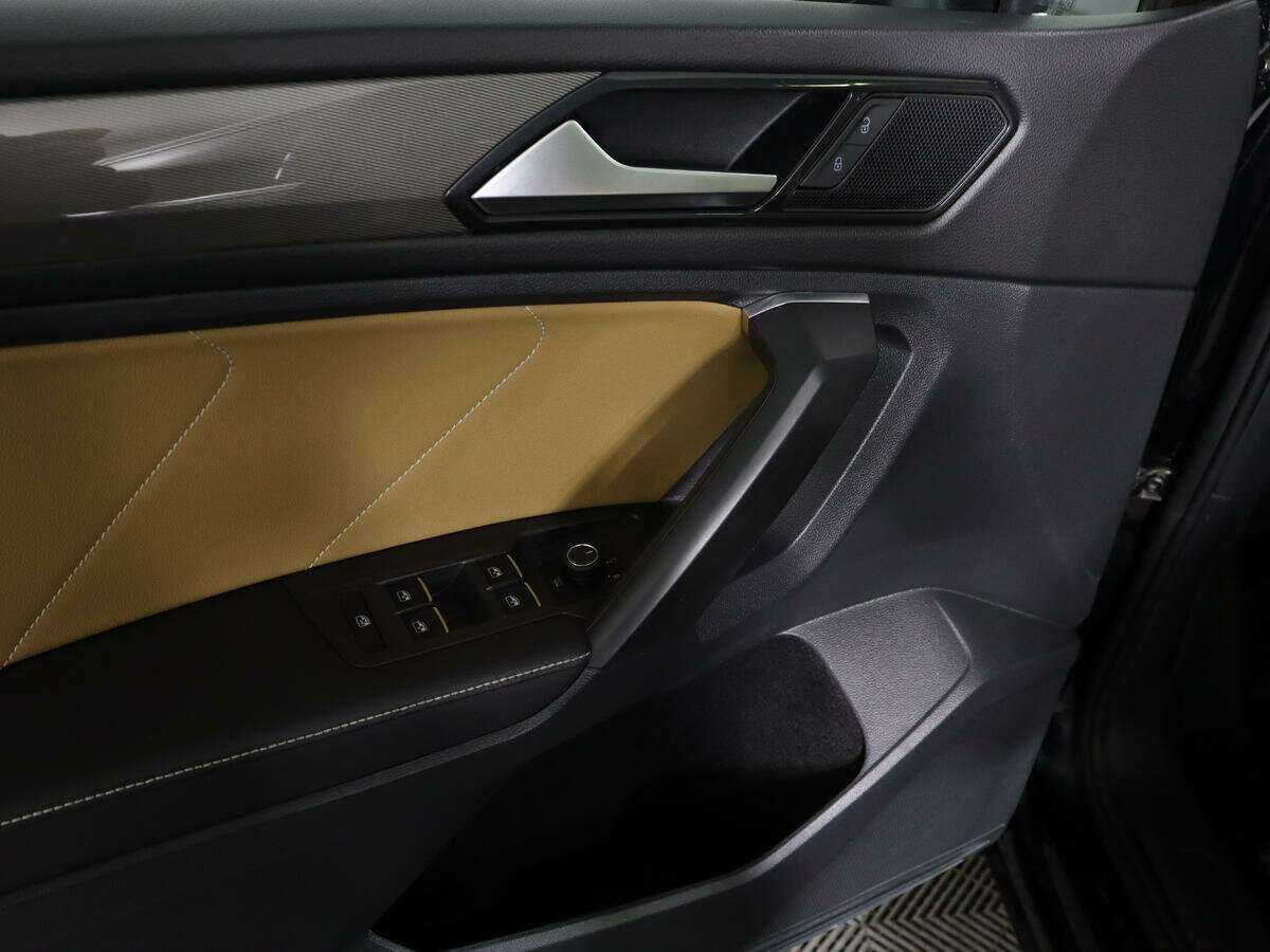 Купить Volkswagen Tiguan с пробегом. Фото: #14